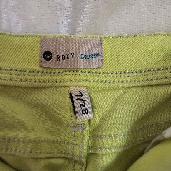 Roxy Denim Stretch Neon Green/Yellow Carnival Raw Hem Frayed Shorts Women's 7 - Picture 4 of 10